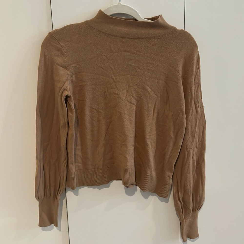 Brown Topshop turtleneck sweater. Lightweight material. Good condition.